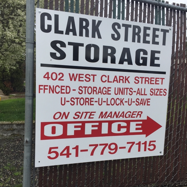 Clark street storage - signe for storage units in Medford Oregon